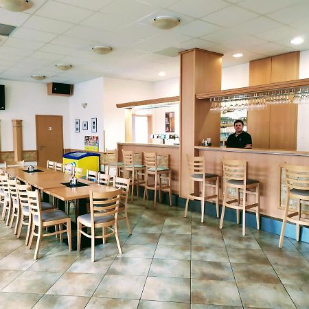 Hotel Berounka Liblin Екстер'єр фото