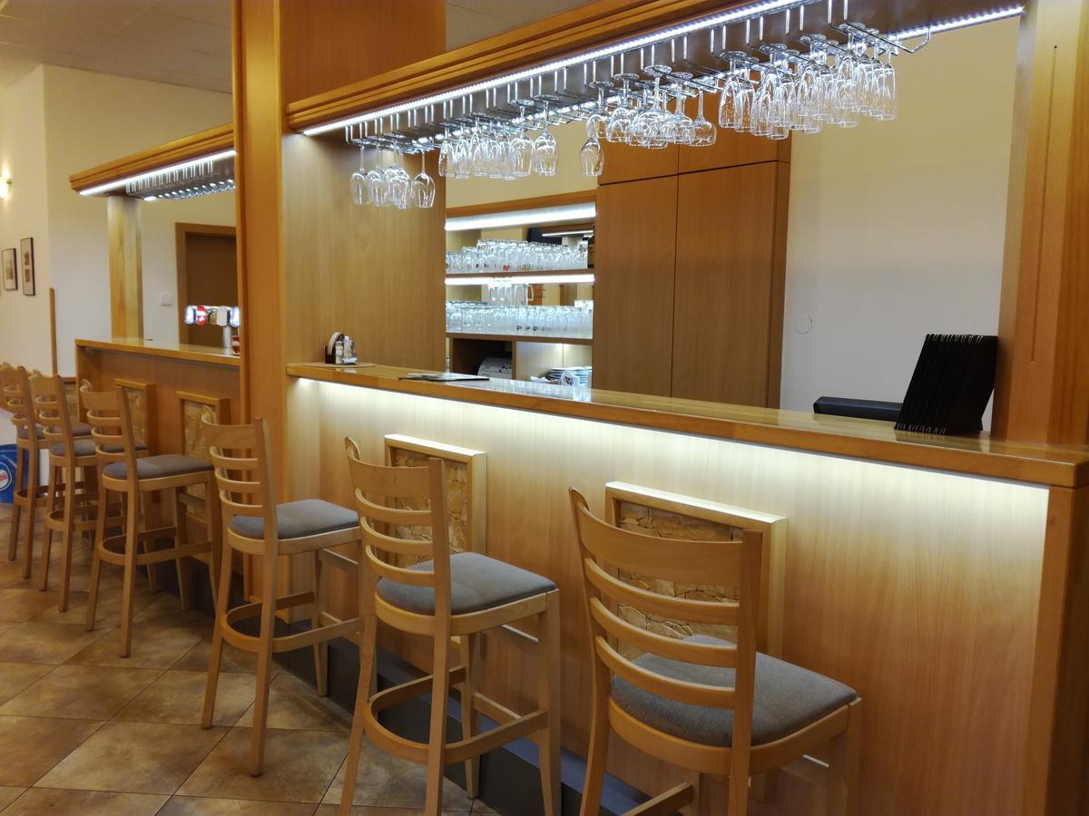 Hotel Berounka Liblin Екстер'єр фото