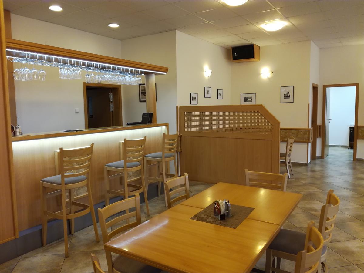 Hotel Berounka Liblin Екстер'єр фото