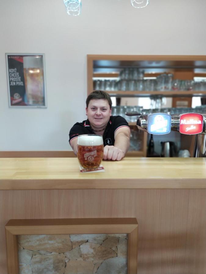 Hotel Berounka Liblin Екстер'єр фото